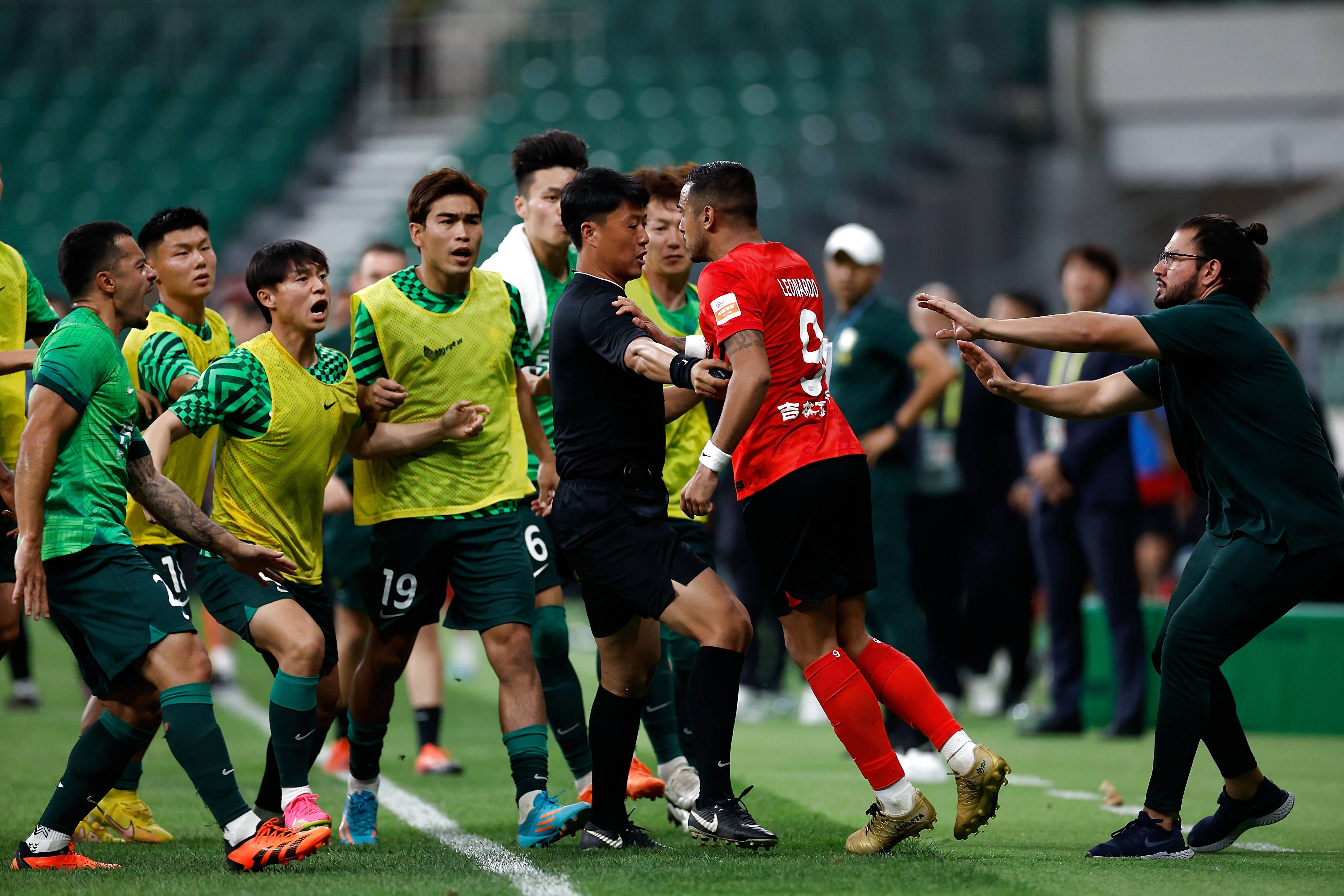 全场比赛结束，勒沃库森4-0波鸿。